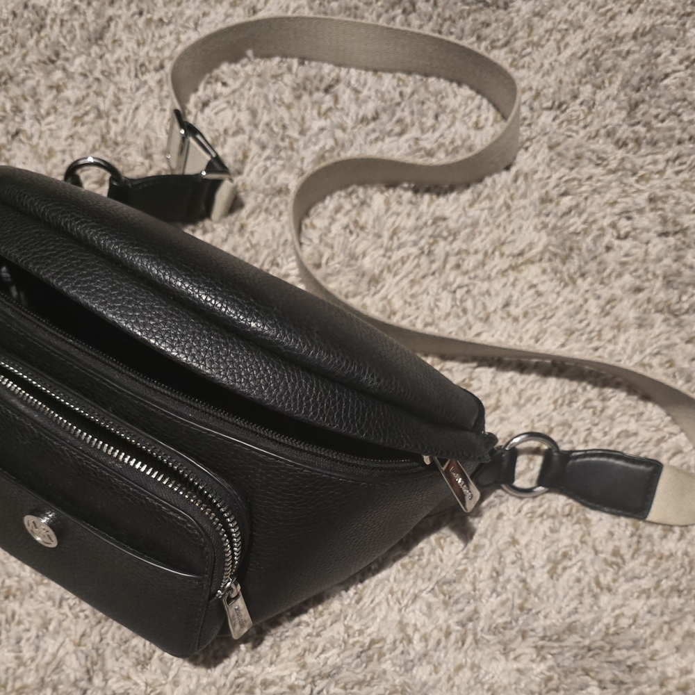 Michael Kors Maisie Large Pebbled Leather Sling Pack